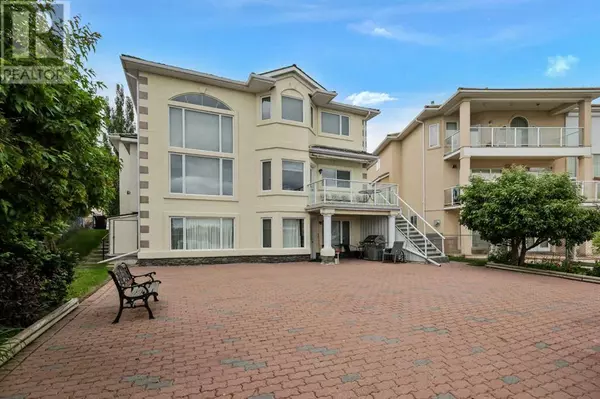 Calgary, AB T3J3T8,146 Coral Shores Cape NE