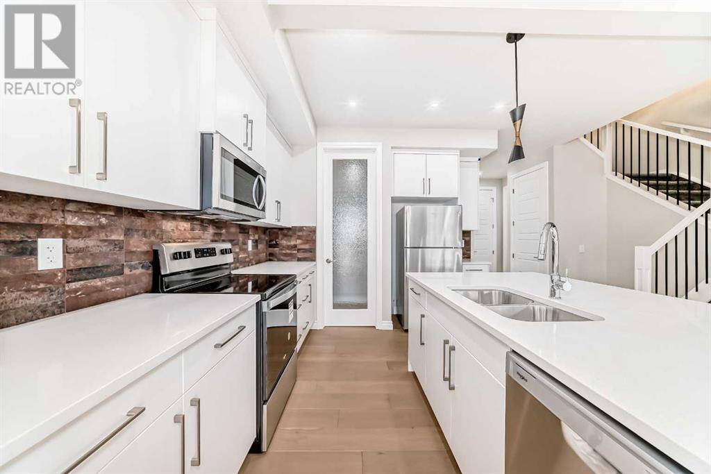 Chestermere, AB T1X3A2,136 waterford way