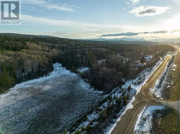 Hinton, AB T7V1Y2,101 & 102, 941 Makenny Street