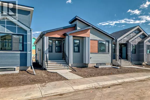 Calgary, AB T3P2E6,208 Lucas Place NW