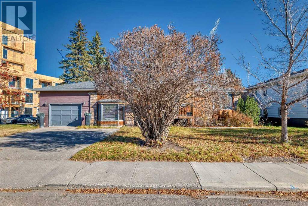 Calgary, AB T2M3W6,2440 22 Street NW