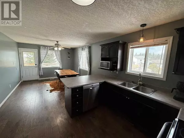 Hinton, AB T7V2C2,110 Parker Place