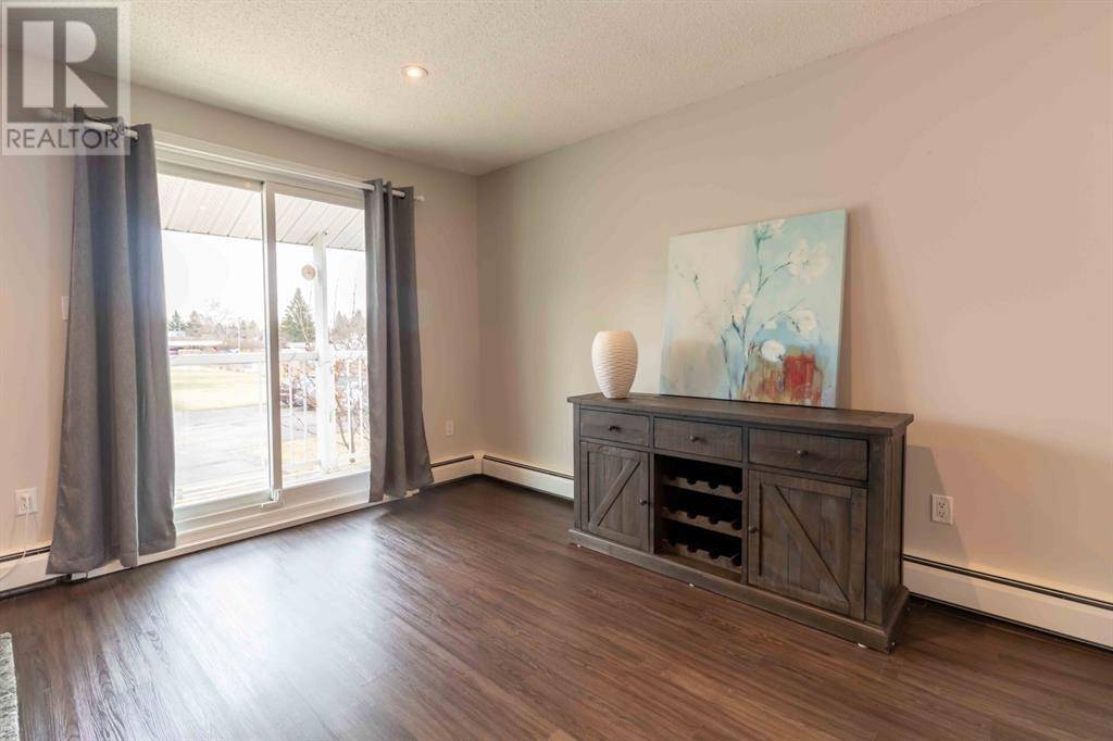 Red Deer, AB T4N0B9,30, 11 Stanton Street
