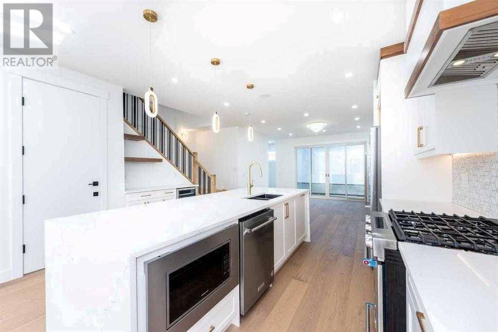 Calgary, AB T2K2A7,105 Hartford Road NW