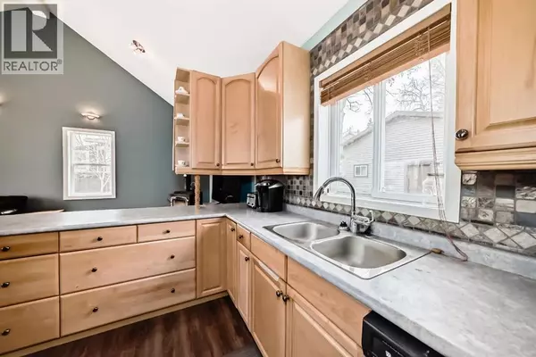 Rochon Sands, AB T0C3B0,63 Sands Street