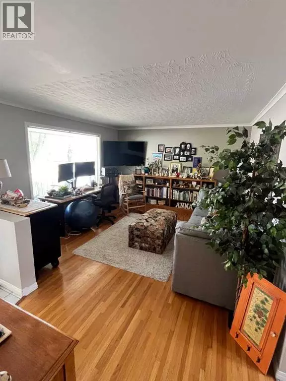 Taber, AB T1G1X3,5124 42 Avenue