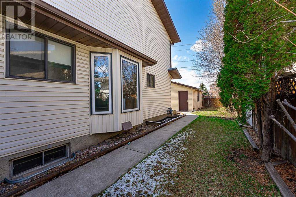 Calgary, AB T1Y5G2,4611 64 Street NE