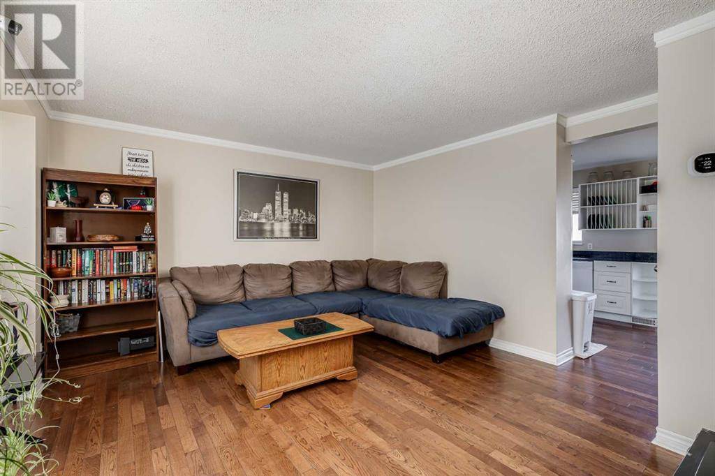 Calgary, AB T3J2N2,6058 Martingrove Road NE