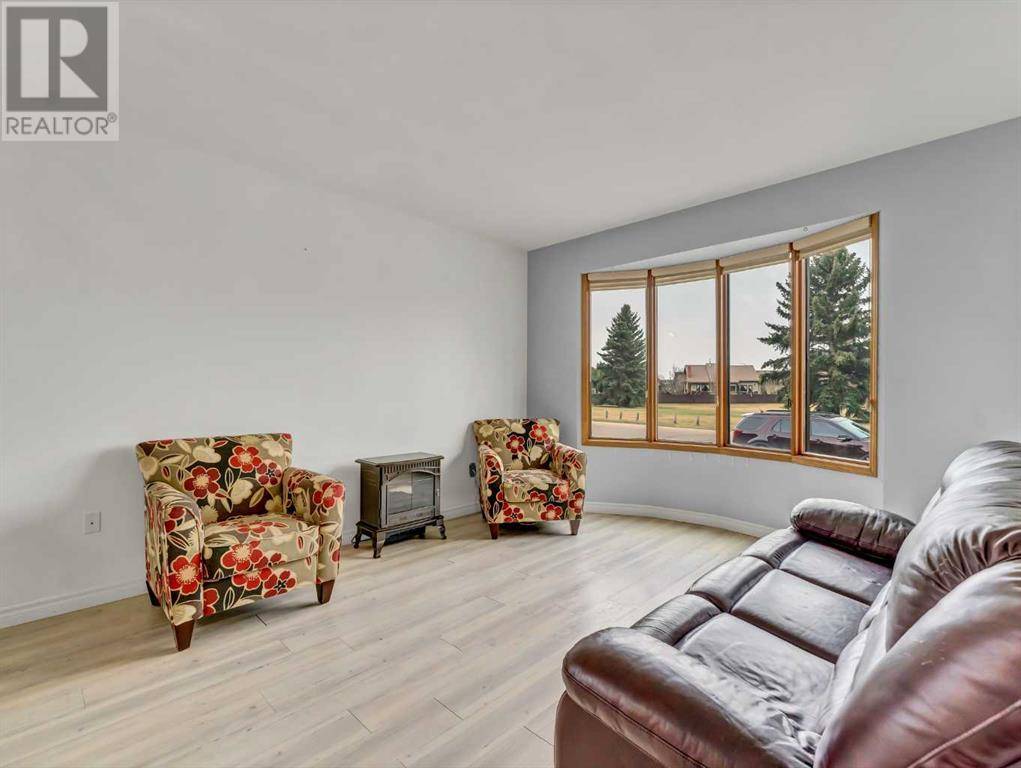 Medicine Hat, AB T1B1G5,79 Calder Road SE