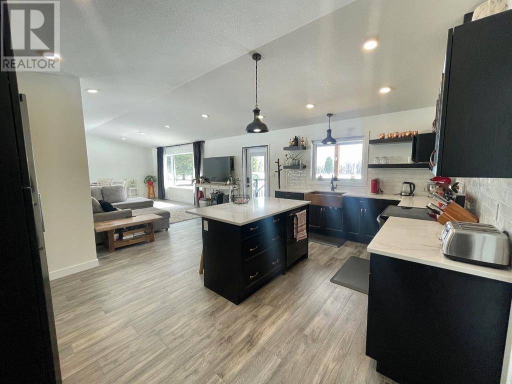 Edson, AB T7E1S4,6624 17 Avenue