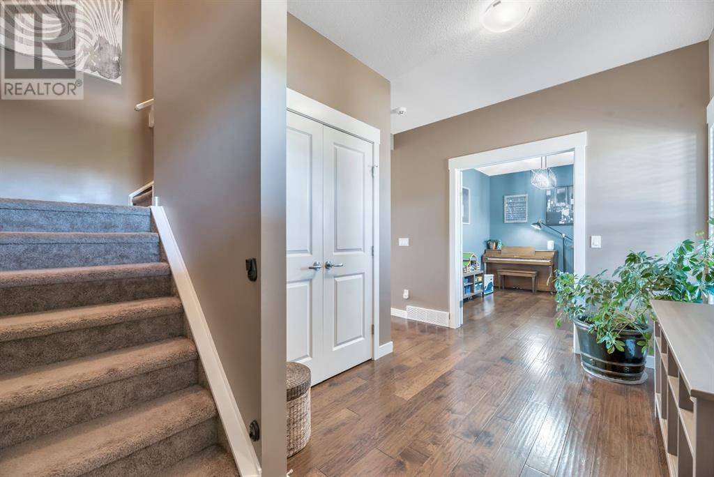 Chestermere, AB T1X0N4,300 Rainbow Falls Green