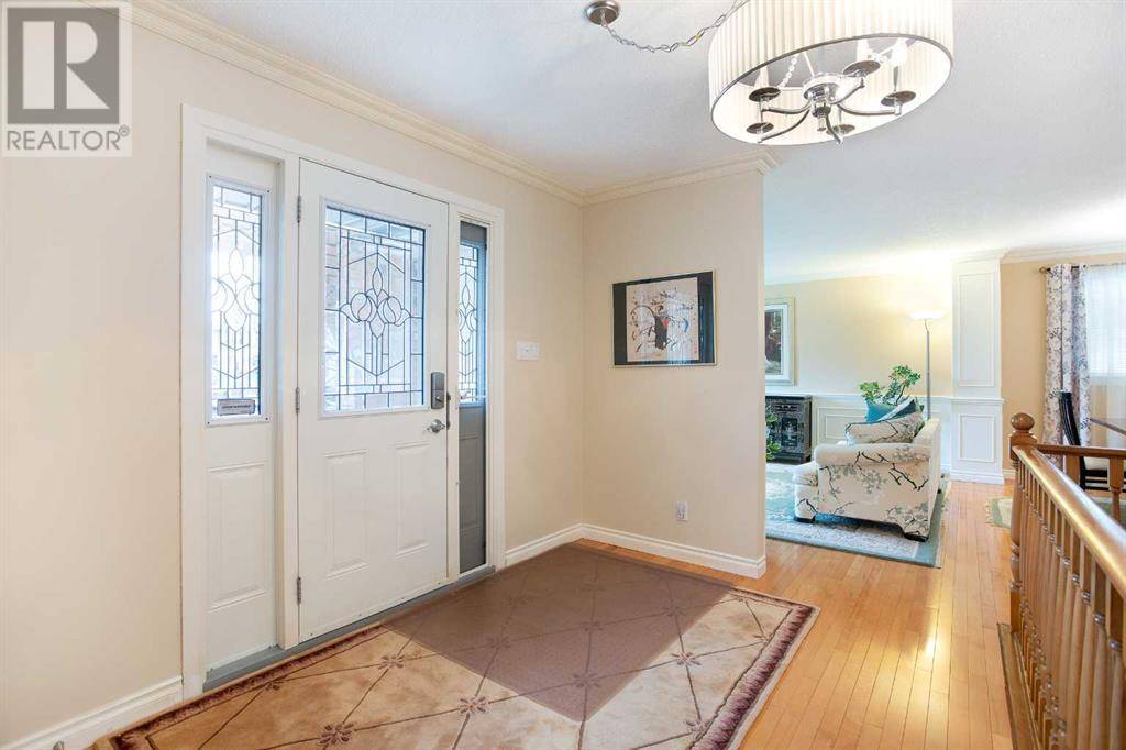 Calgary, AB T2J3C3,940 Lake Arrow Way SE