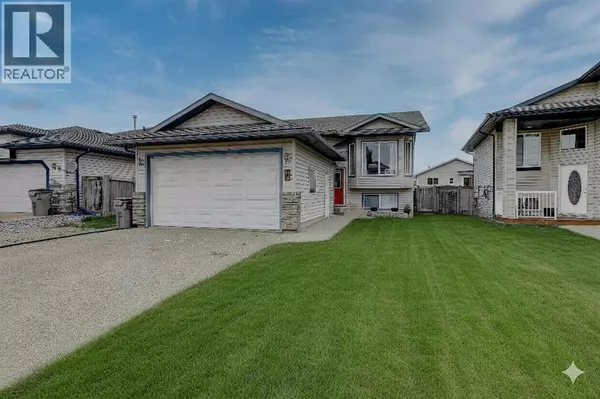 77 Pinnacle Crescent, Grande Prairie, AB T8W2T1