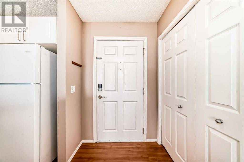 Calgary, AB T3G5B3,2106, 950 Arbour Lake Road NW