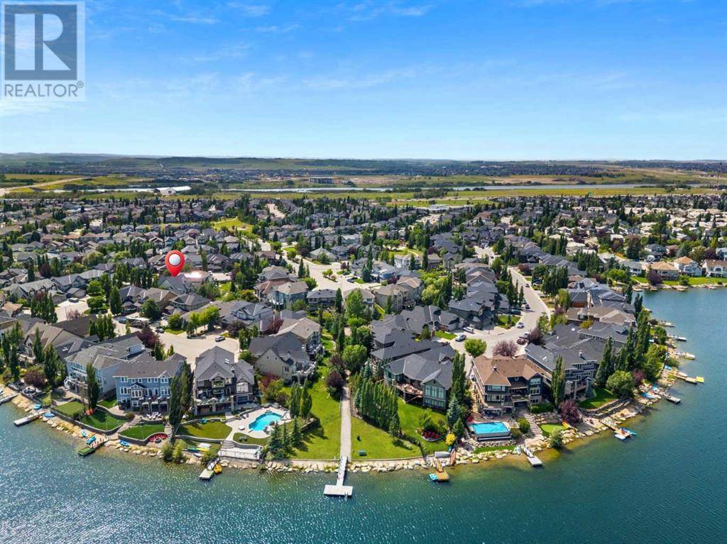 Calgary, AB T2X0A2,332 Chapala Point SE
