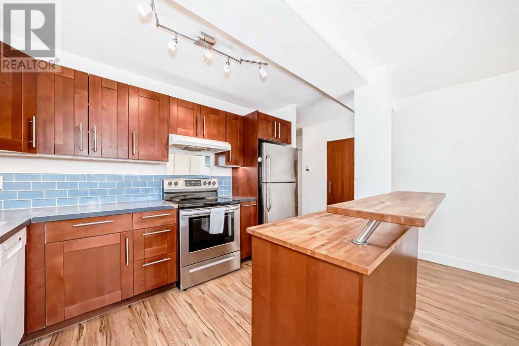 Calgary, AB T2T4S3,102, 2317 17A Street SW