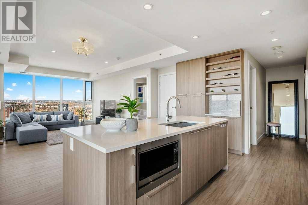 Calgary, AB T2R1C2,2307, 930 16 Avenue SW