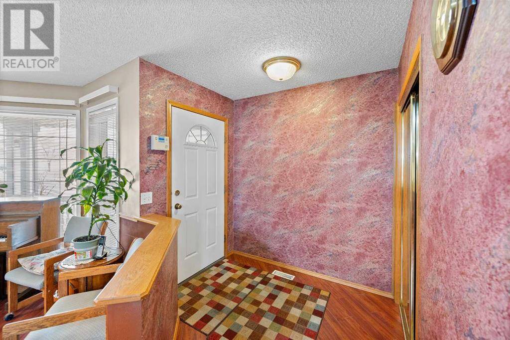 Calgary, AB t3a5m1,18 Hidden Valley Gate NW