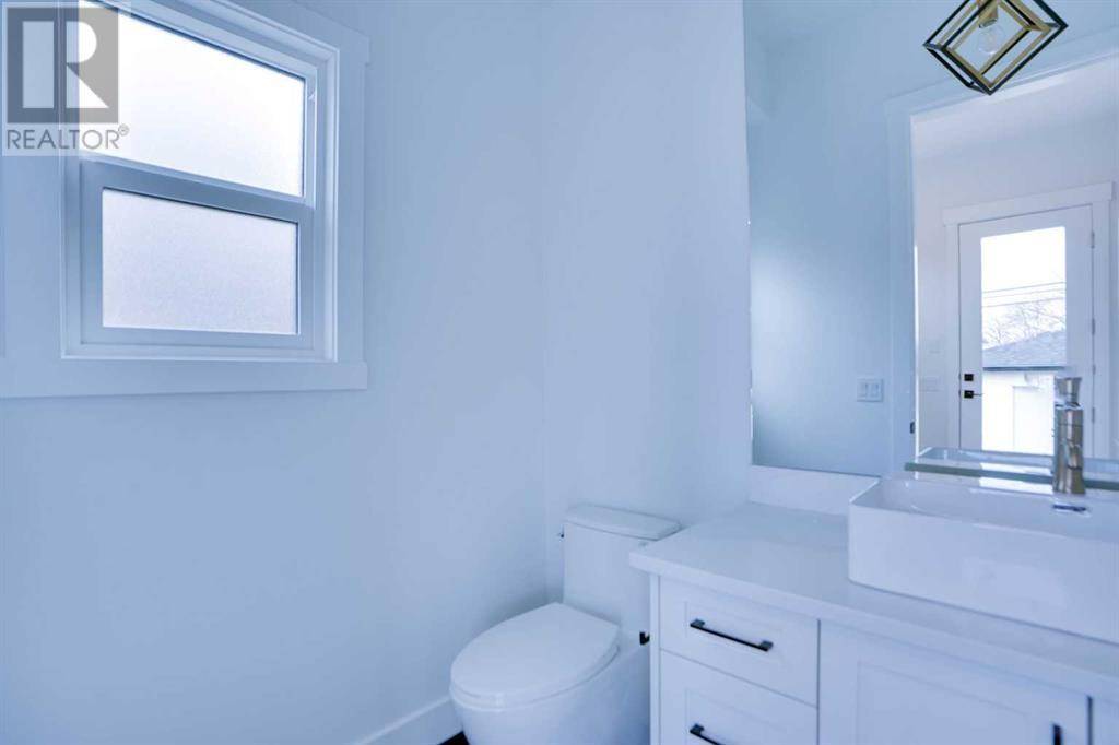 Calgary, AB T3C1X6,1420 41 Street SW