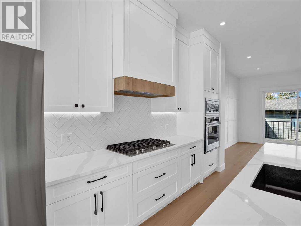 Calgary, AB T2E2H8,336 33 Avenue NE