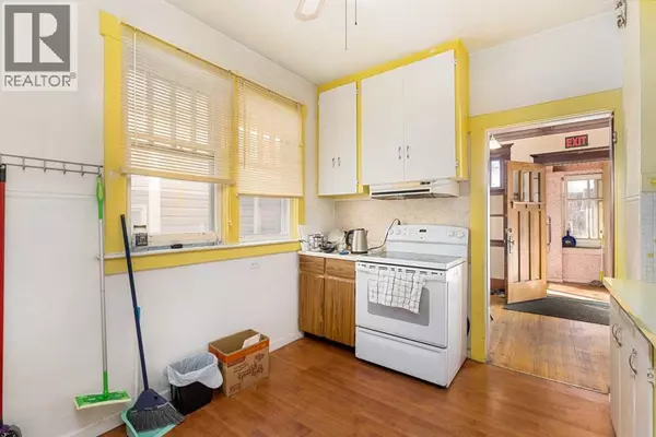 Calgary, AB T2M0G8,216 15 Avenue NW