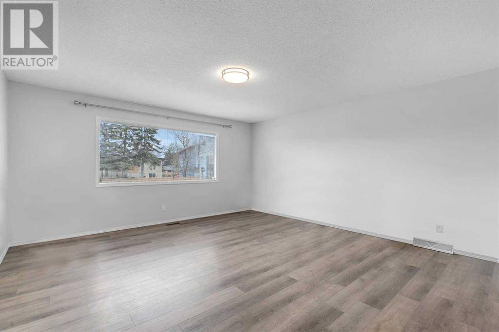 Calgary, AB T3E3B9,3337 37 Street SW