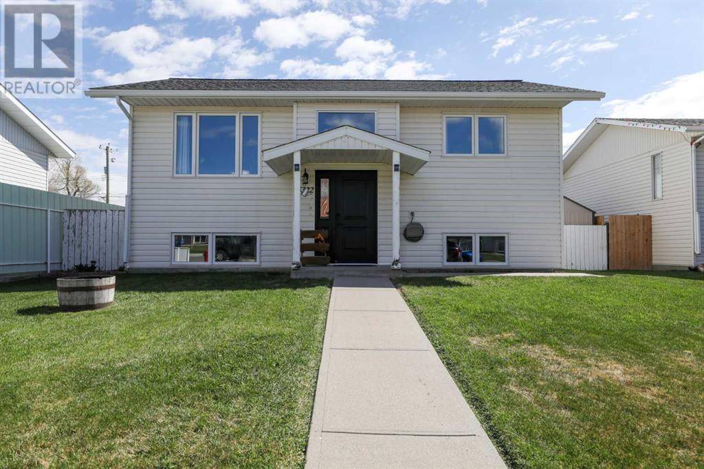 5322 38 Avenue, Taber, AB T1G1B8