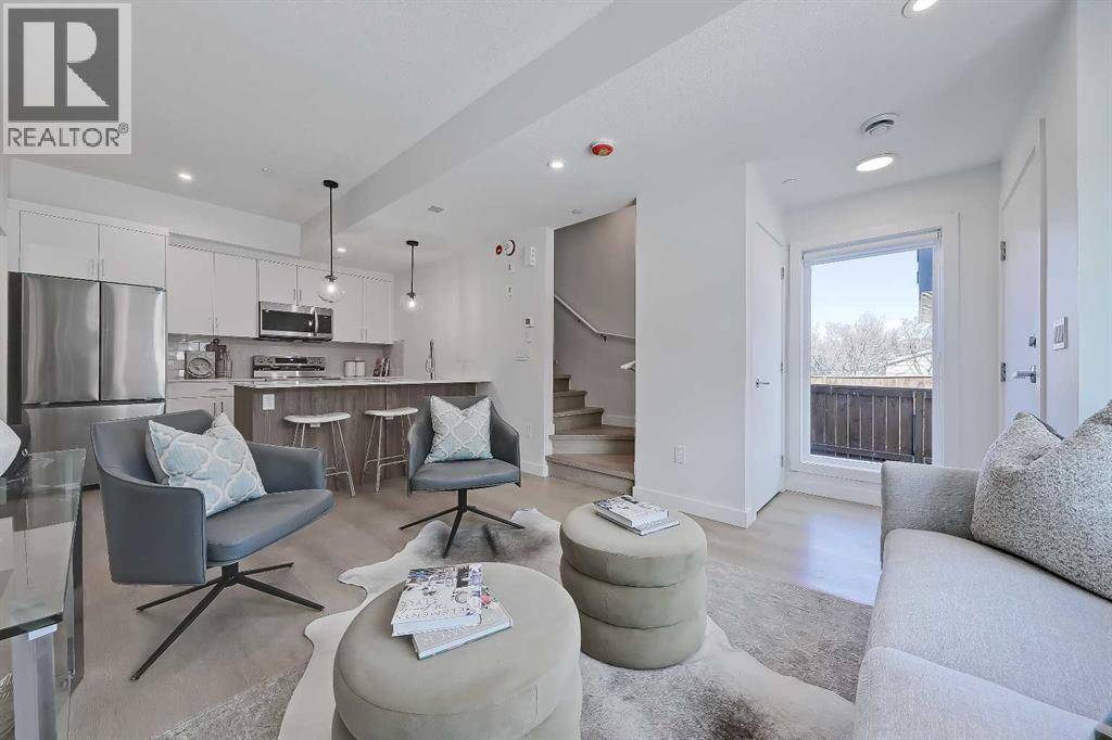 Calgary, AB T3E3V2,103, 3550 45 Street SW