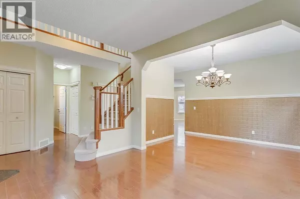 Calgary, AB T3H5A4,596 Cougar Ridge Drive SW