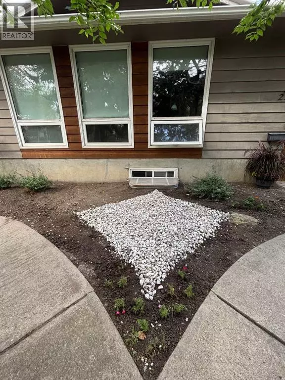 Calgary, AB T2K0N9,220 72 Avenue NE