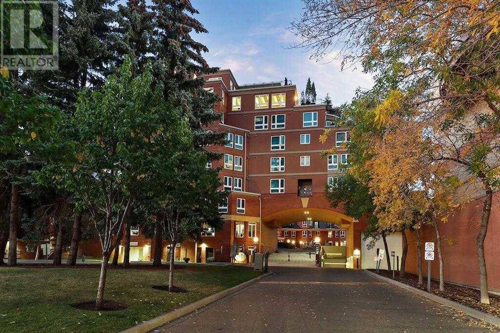 8402, 400 Eau Claire Avenue SW, Calgary, AB T2P4X2