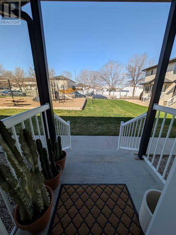 Redcliff, AB T0J2P0,4, 128 3 Street NE