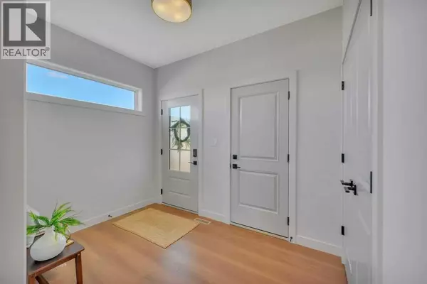 Sylvan Lake, AB T4S0V7,7 Vincent Gate