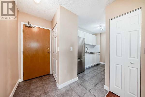 Calgary, AB T3A2E6,202, 4944 Dalton Drive NW