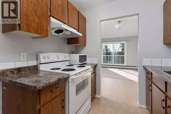 Camrose, AB T4V2J2,402, 5418 52 Street