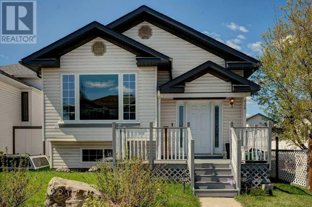 Okotoks, AB T1R2B1,220 Sheep River Lane