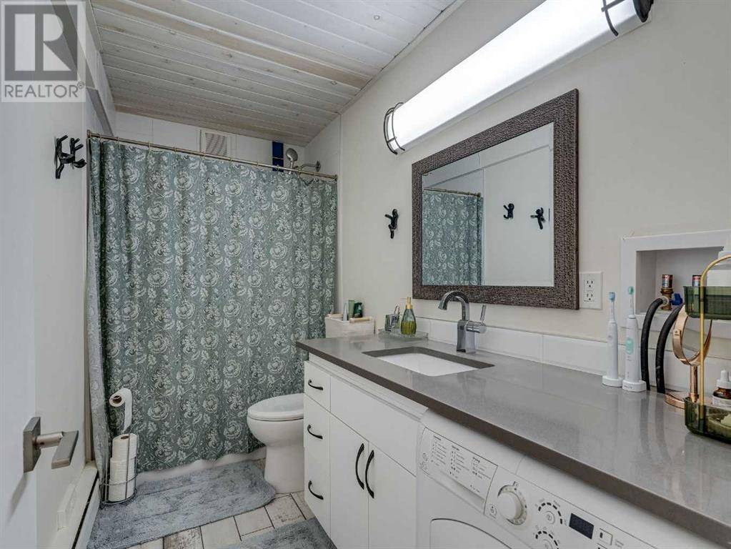 Calgary, AB T2S0J9,406, 104 24 Avenue SW