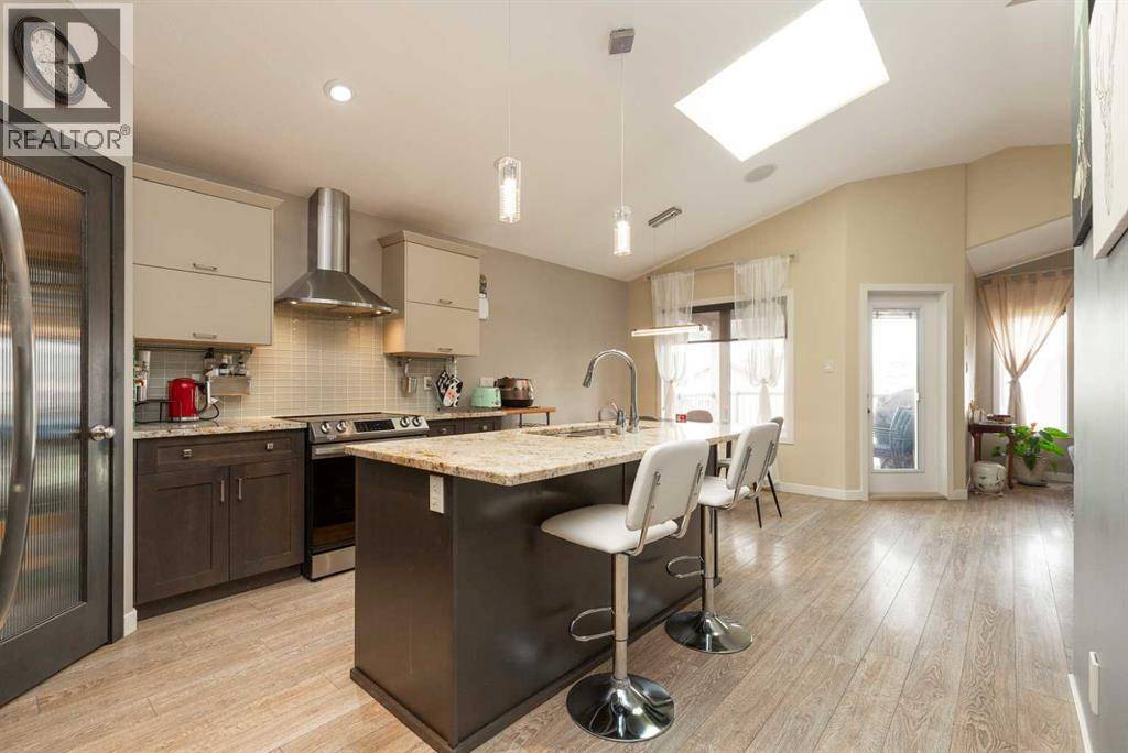 Lethbridge, AB T1K5V6,93 Riverine Lane W