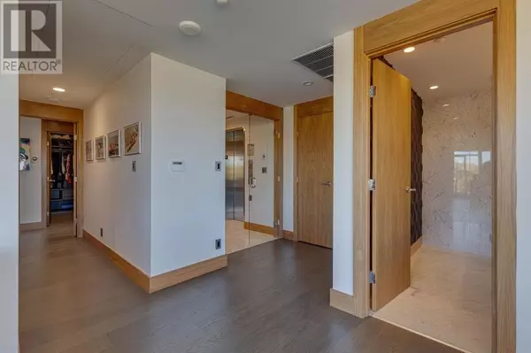 Calgary, AB T2P5G8,412, 738 1 Avenue SW