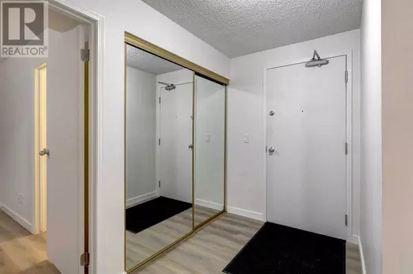Calgary, AB T2G5J5,301, 128 2 Avenue SE
