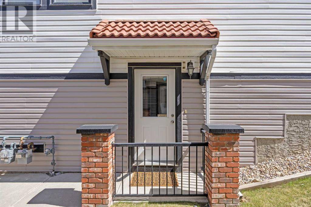 Calgary, AB T3G6B4,8924 Royal Oak Way NW