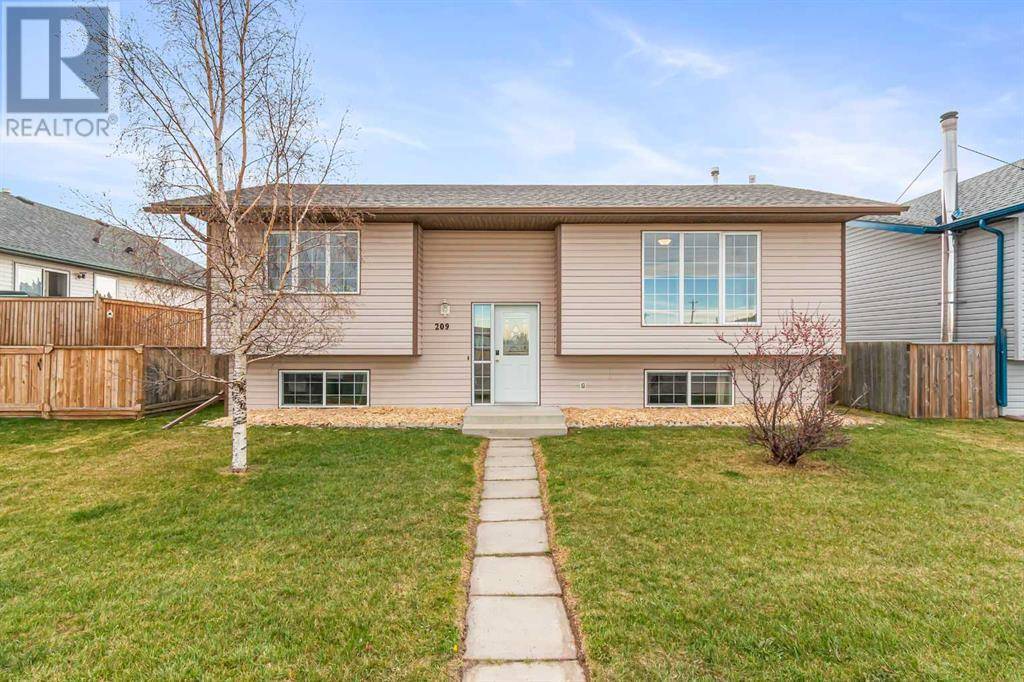 209 6 Street SW, Sundre, AB T0M1X0
