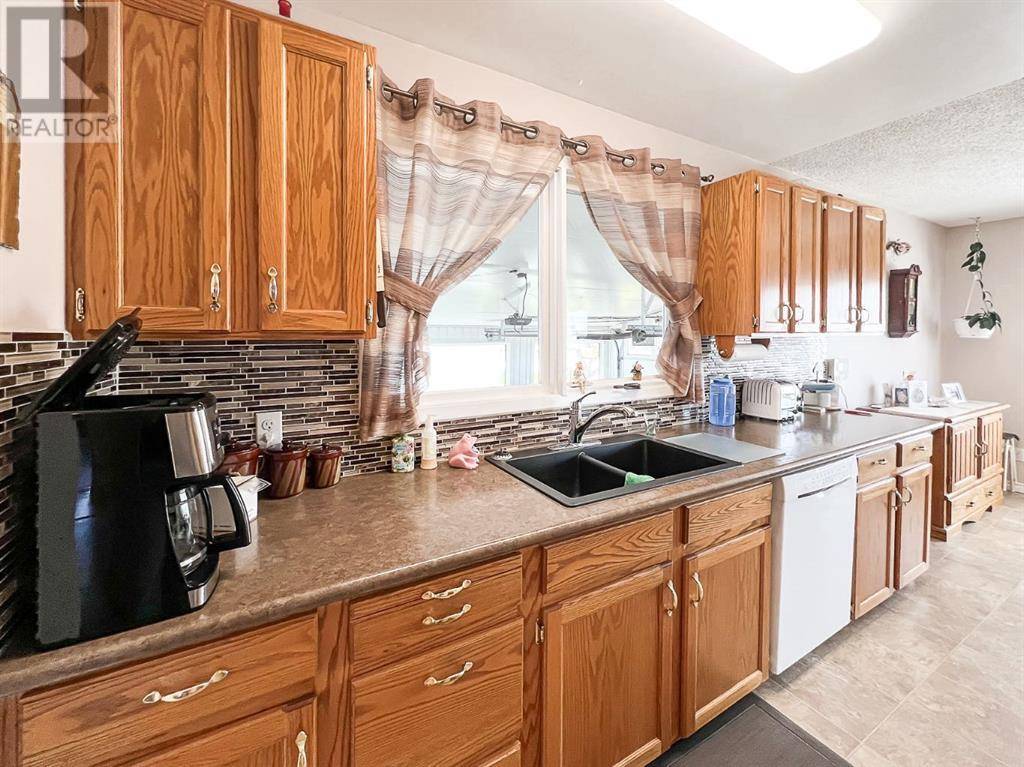Falher, AB T0H1M0,128 3 Avenue SE