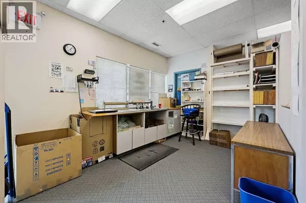 Calgary, AB T2G5M2,108, 112, 1289 Highfield Crescent SE