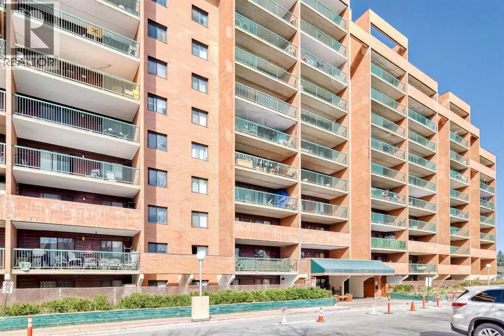 Calgary, AB T3A3H1,215, 5204 Dalton Drive NW