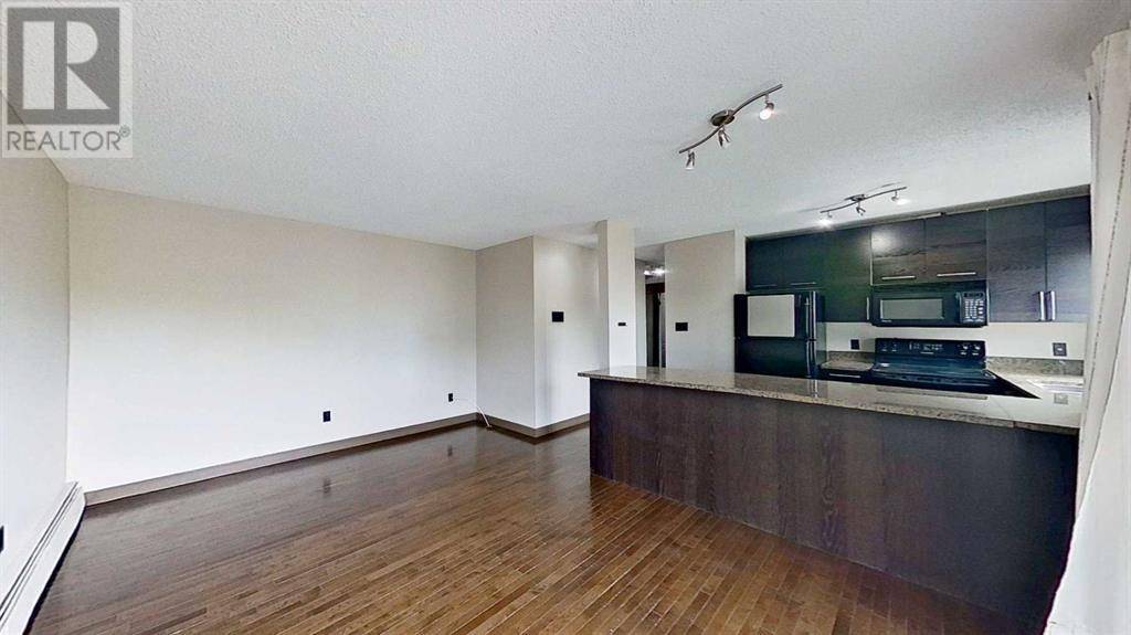 Calgary, AB T3C0N9,204, 1613 11 Avenue SW