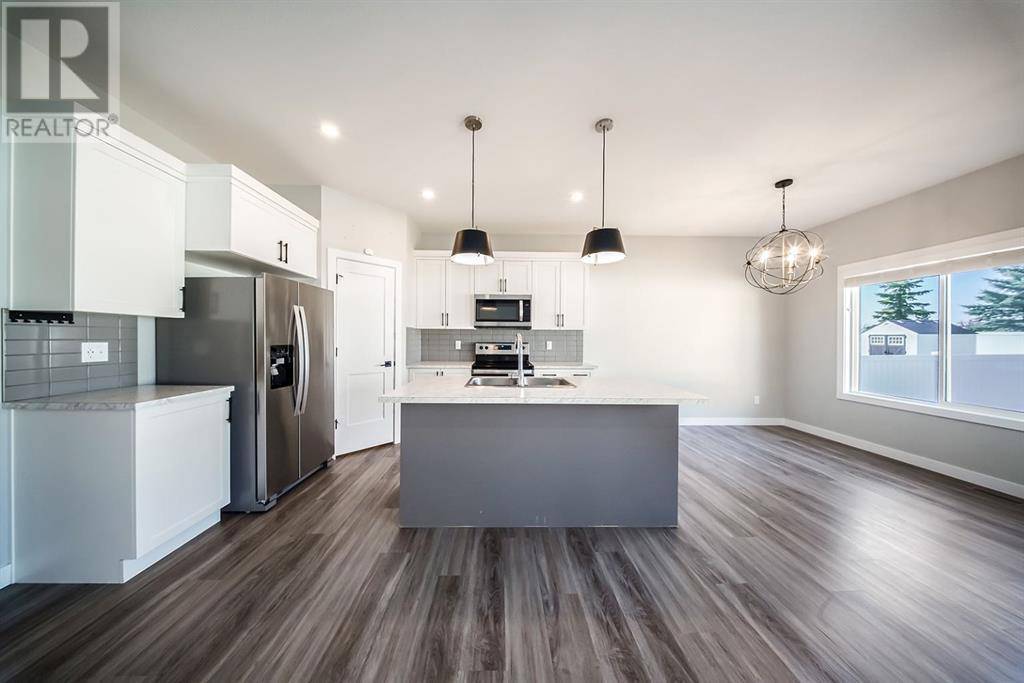 Penhold, AB T0M1R0,88 Henderson Crescent