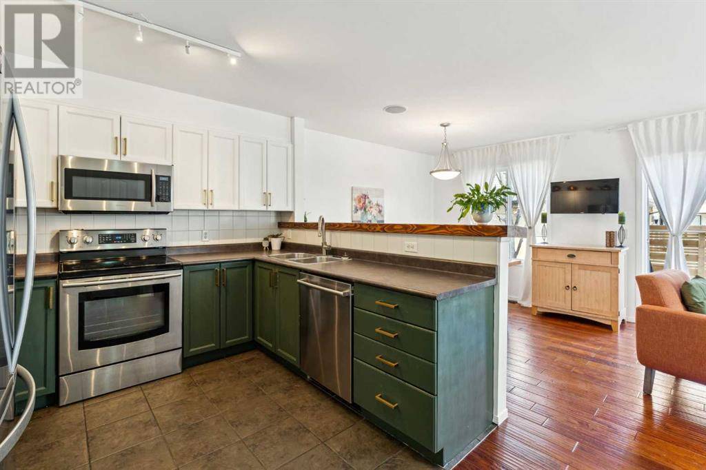 Calgary, AB T2Y4Z5,165 Eversyde Common SW