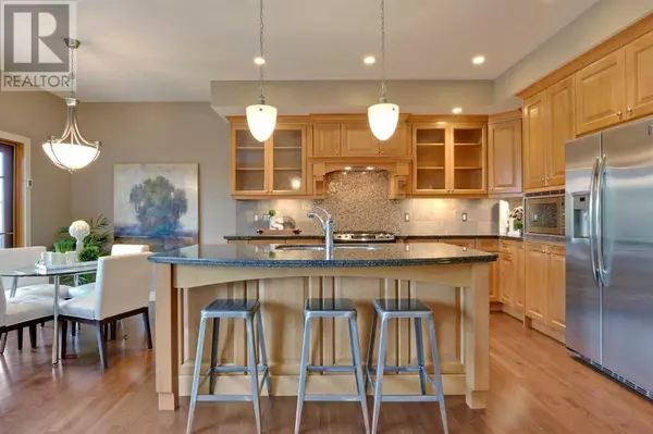 Calgary, AB T3H5J9,24 Aspen Meadows Green SW