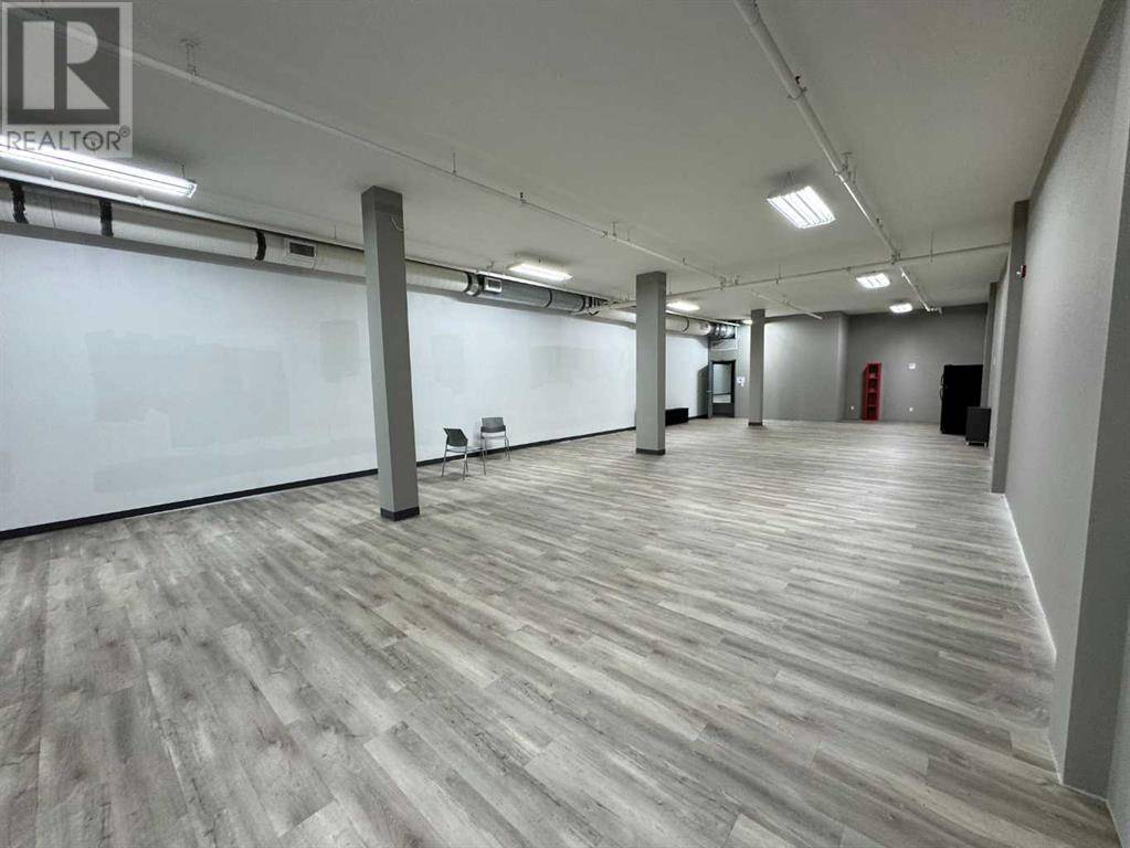 Lethbridge, AB T1J0N6,110, 333 6 Street S